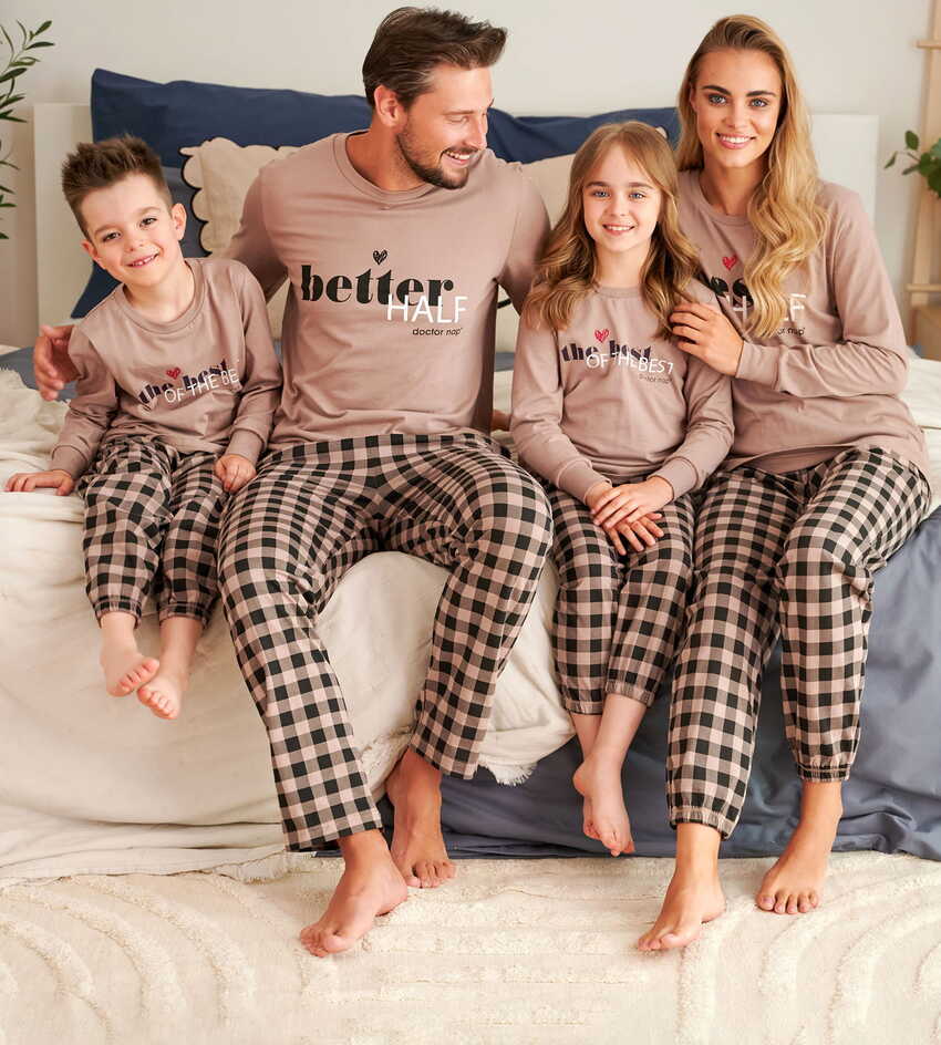 zestaw rodzinny piżam w kolorze beżowym