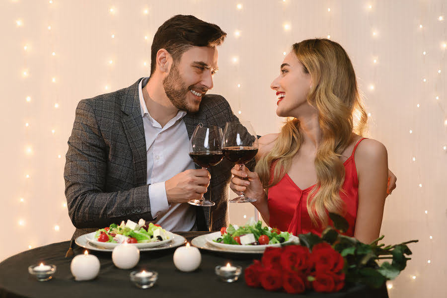Jak przygotować się na romantyczną kolację w domu?